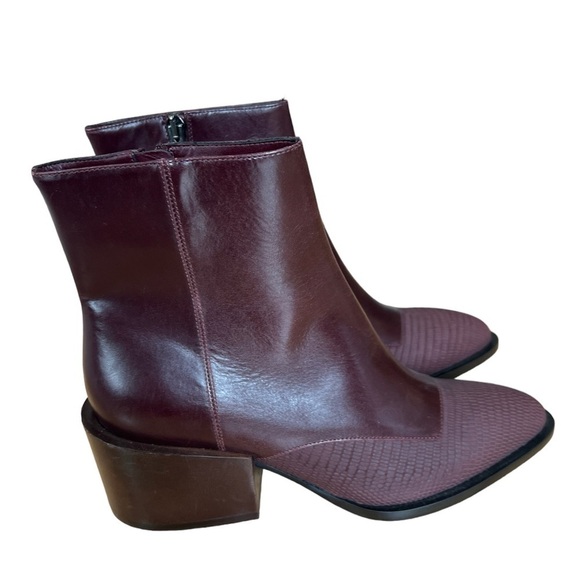 Vince burgundy pointed toe embossed leather chunky heel ankle boots size 6 - Picture 2 of 9